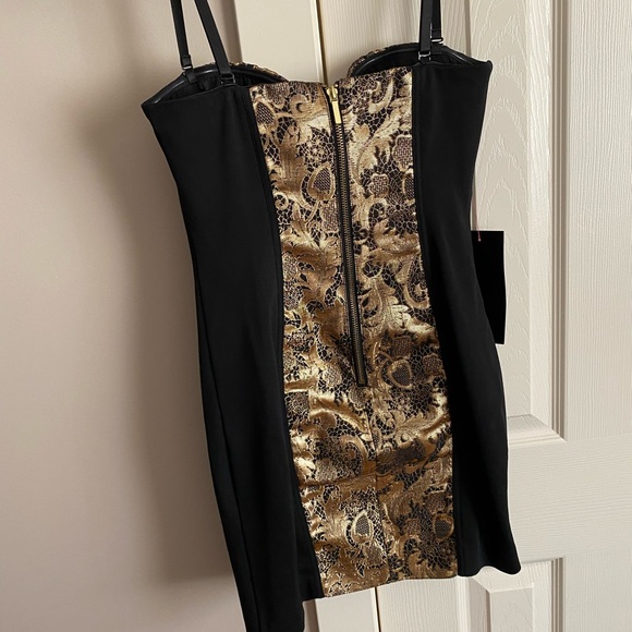 Black and Gold mini Bebe dress - Picture 2 of 10